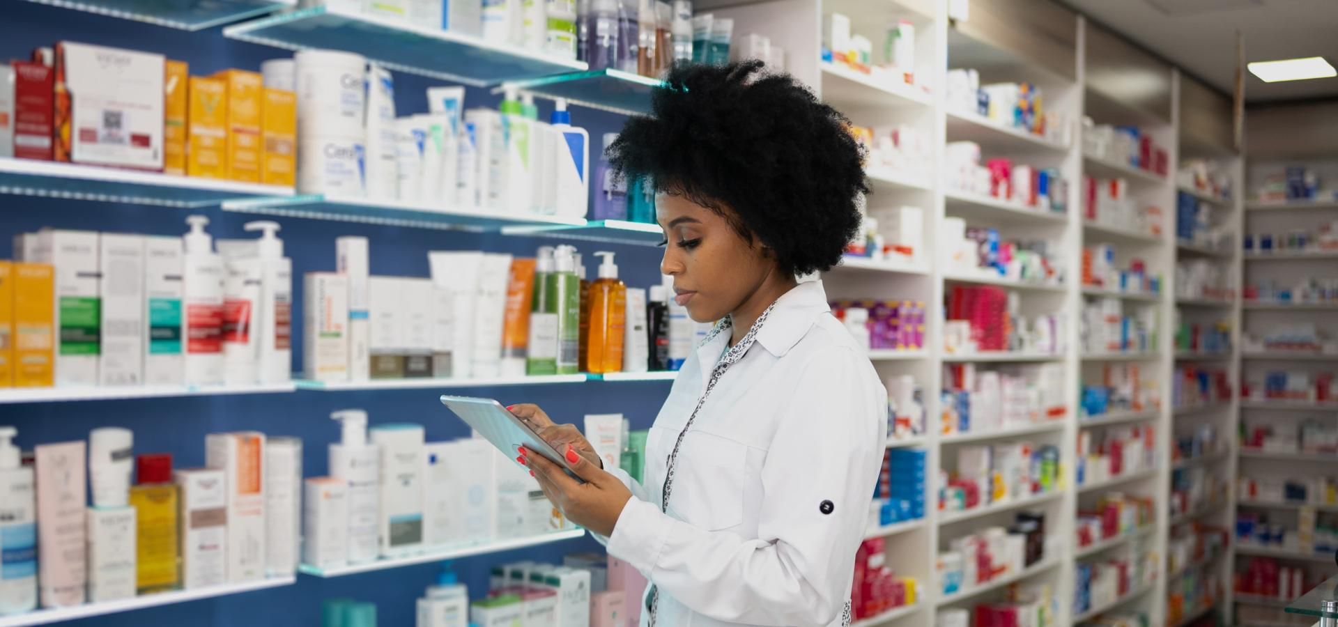 Pharmacy automation:
top 5 solutions & smart technologies to adopt